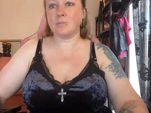 NylonQueen