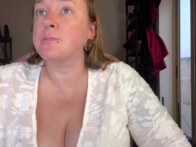 NylonQueen live cam on BongaCams