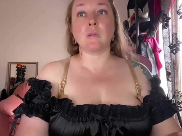NylonQueen
