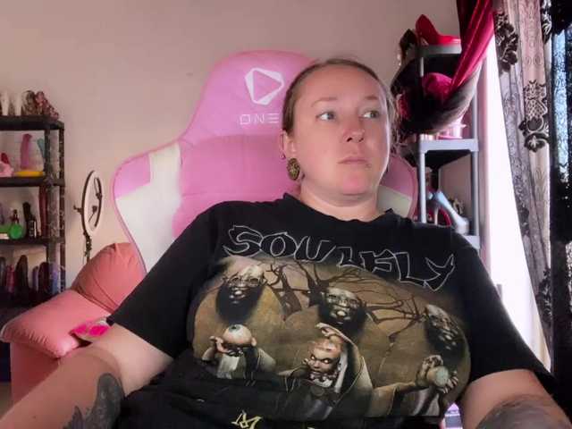 NylonQueen
