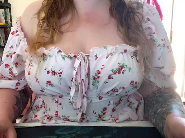 NylonQueen live cam on BongaCams