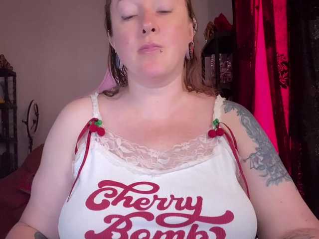 NylonQueen live cam on BongaCams