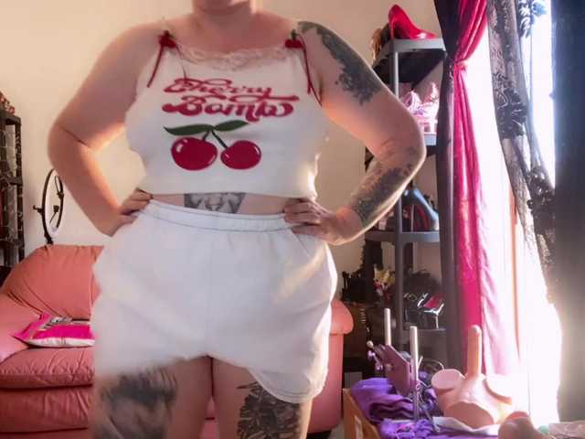 nylonqueen belle show