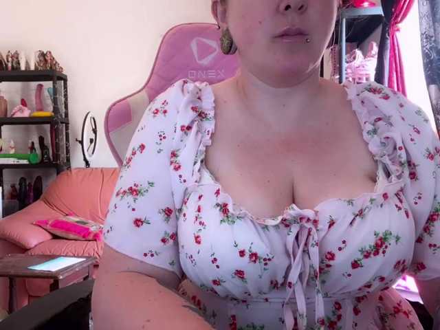 NylonQueen live cam on BongaCams