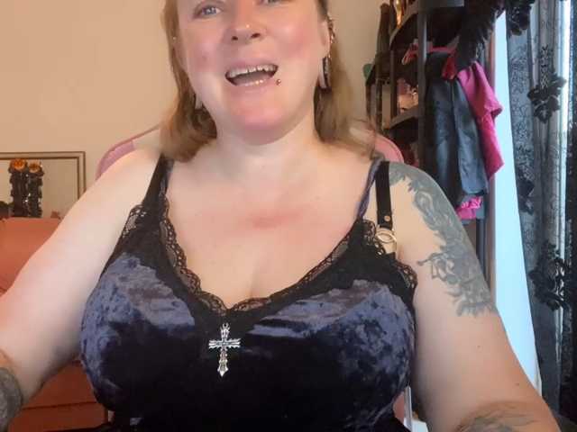 NylonQueen