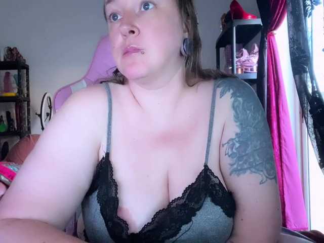 NylonQueen live cam on BongaCams