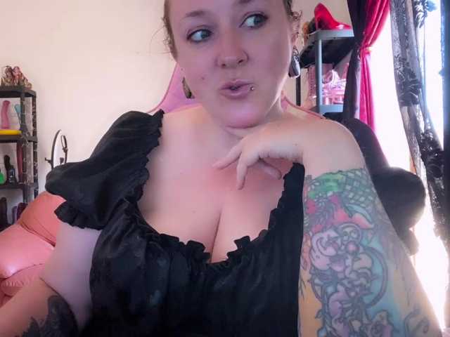 NylonQueen