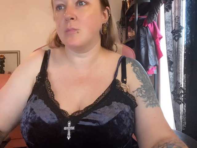 NylonQueen