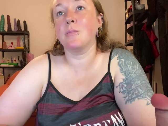 NylonQueen