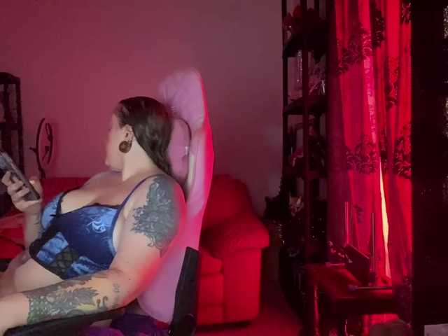 NylonQueen live cam on BongaCams