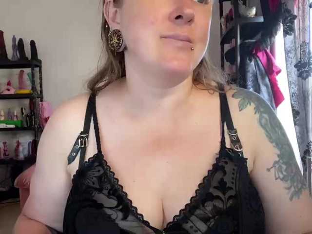 NylonQueen