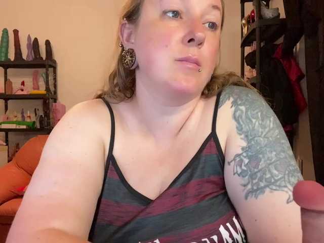 NylonQueen