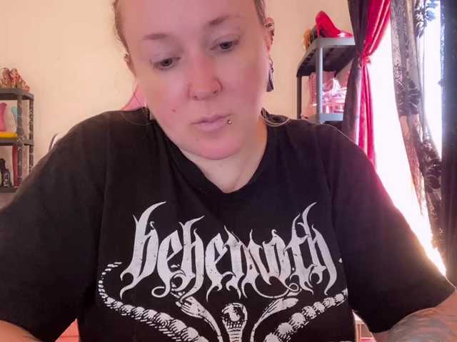 nylonqueen live sex show