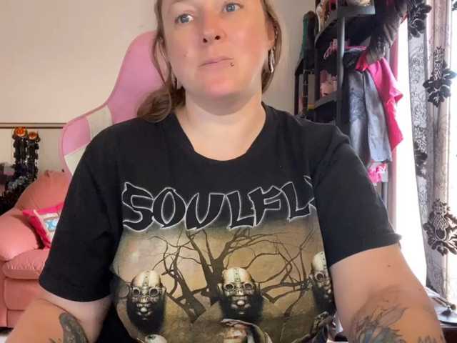 NylonQueen live cam preview