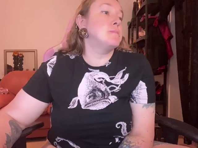 NylonQueen live cam on BongaCams