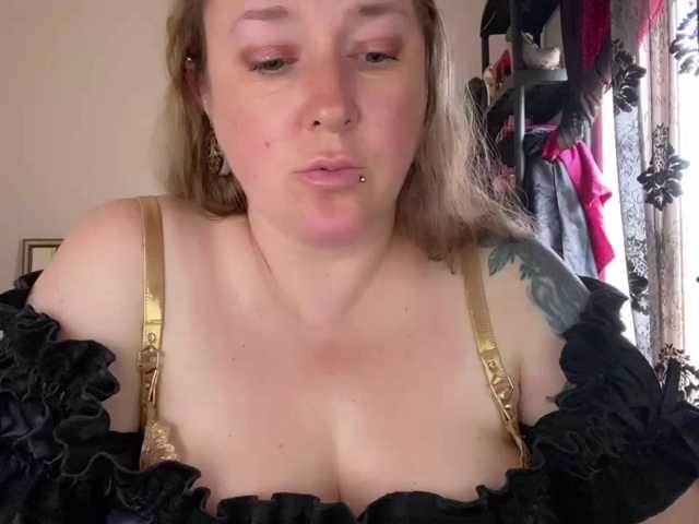 NylonQueen