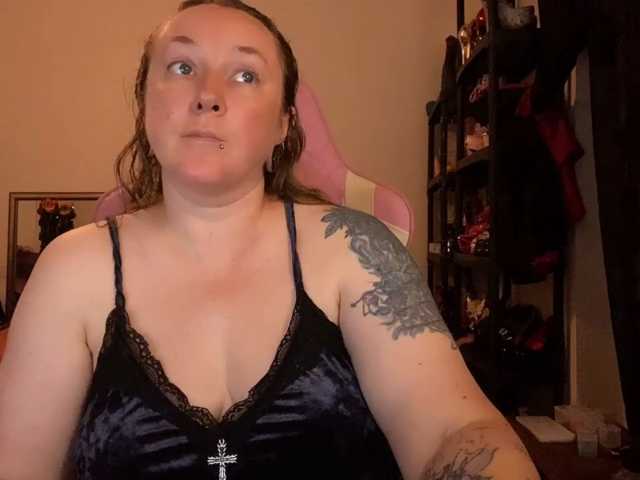 NylonQueen live cam on BongaCams