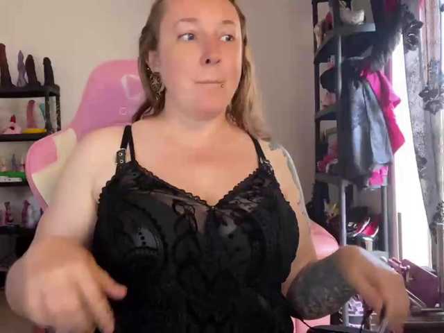 NylonQueen
