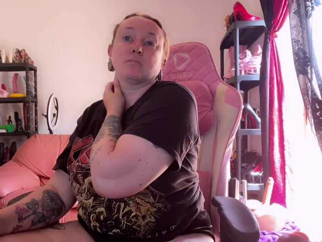 NylonQueen live cam on BongaCams