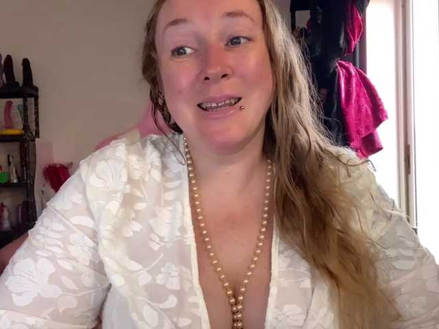 NylonQueen