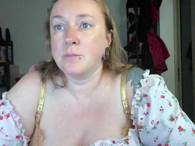 NylonQueen