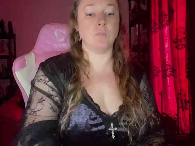 NylonQueen webcam