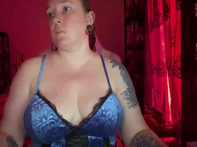 NylonQueen webcam