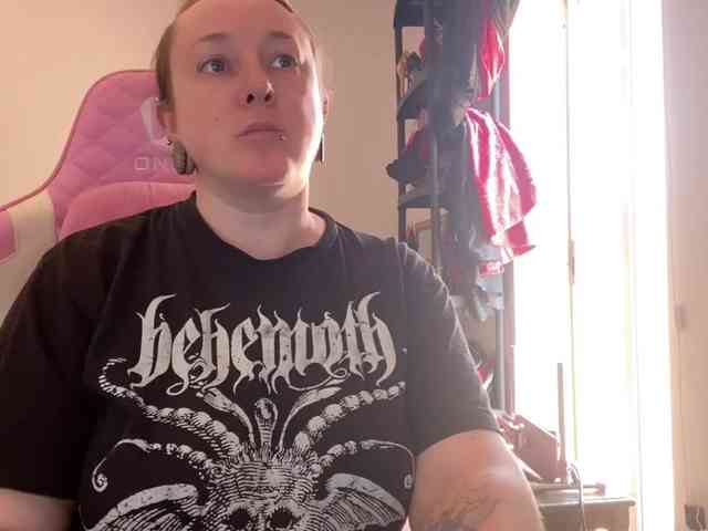 NylonQueen webcam