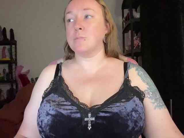 NylonQueen NylonQueen