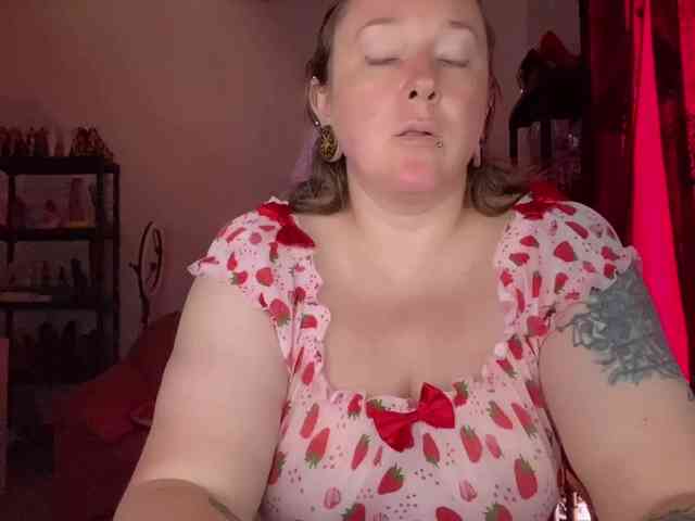 NylonQueen webcam