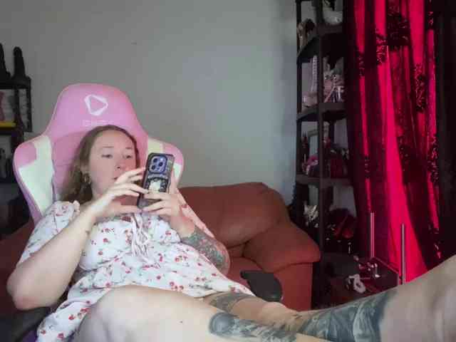 NylonQueen webcam