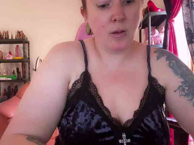 NylonQueen webcam