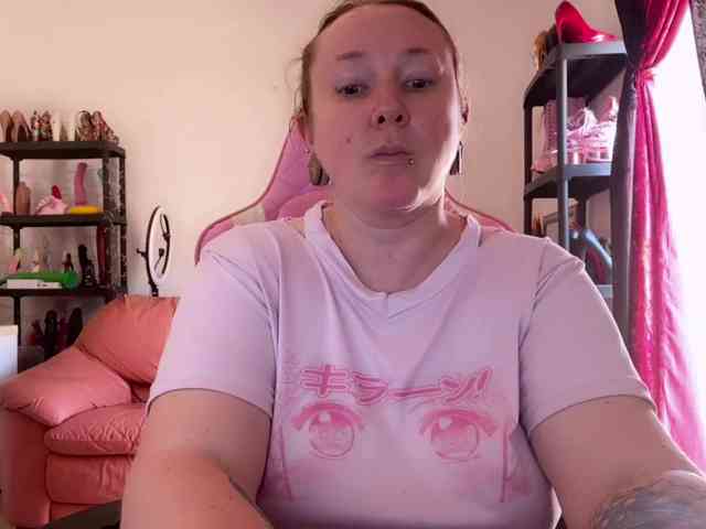 NylonQueen webcam
