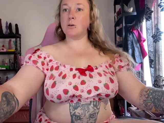 NylonQueen webcam