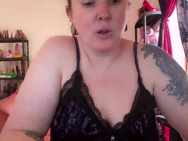 NylonQueen webcam