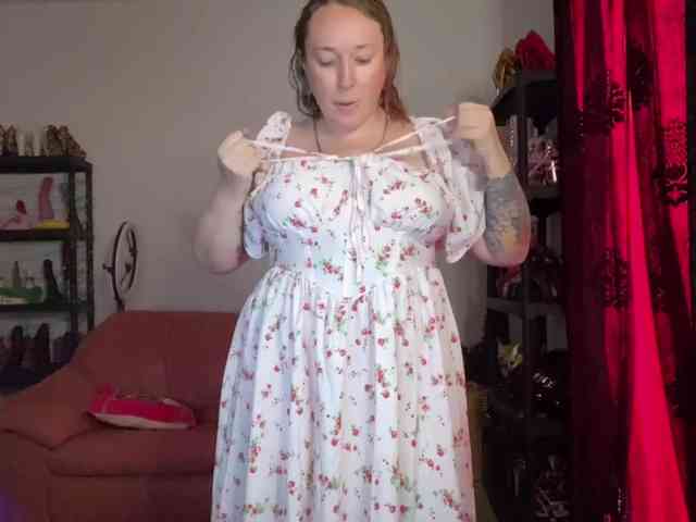 NylonQueen webcam