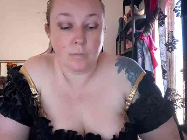 NylonQueen