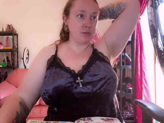 NylonQueen webcam