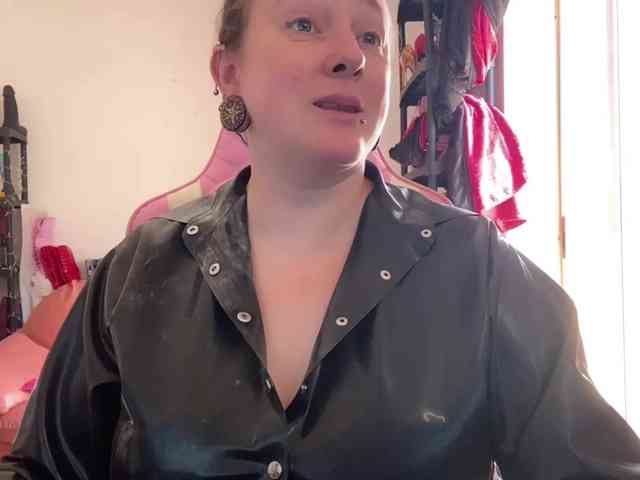 NylonQueen