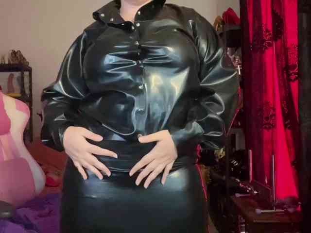 NylonQueen webcam