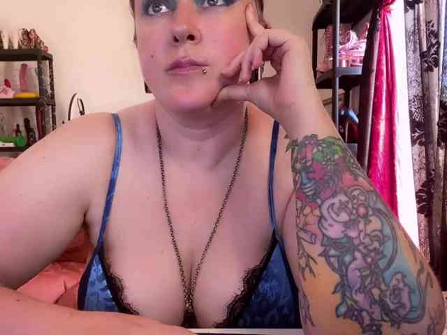 NylonQueen