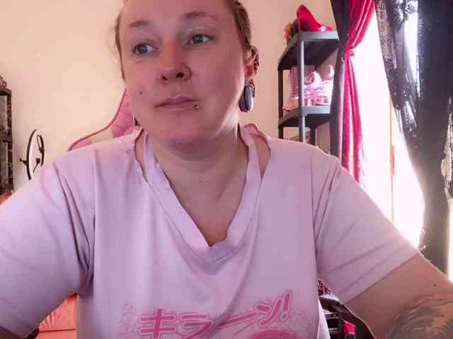 NylonQueen webcam