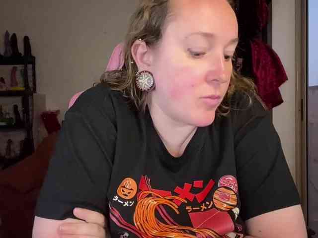 NylonQueen webcam
