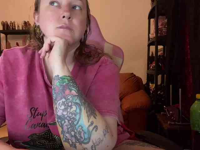 NylonQueen webcam