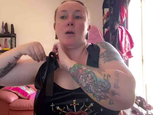 NylonQueen webcam