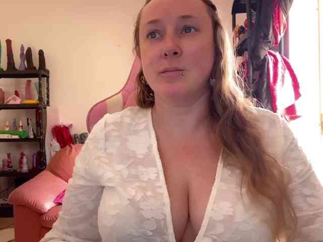 NylonQueen webcam