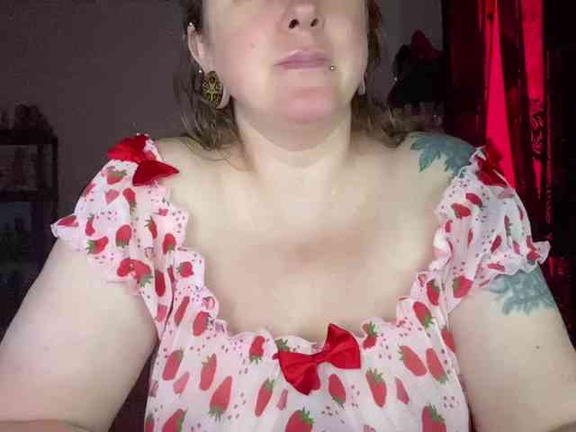 NylonQueen webcam