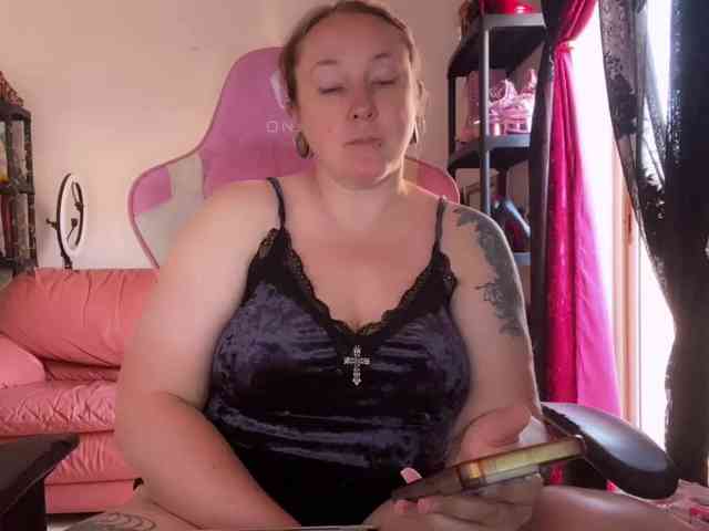 NylonQueen webcam