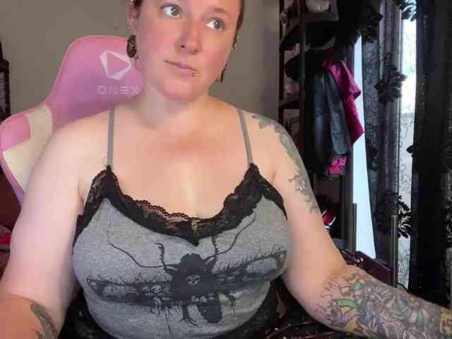NylonQueen