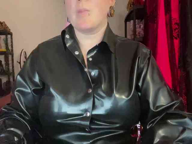 NylonQueen webcam